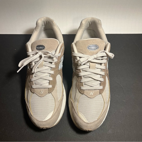 Size 10 - New Balance 2002R Low Driftwood - Picture 4 of 11